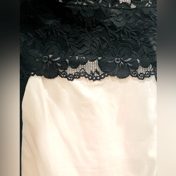 Blush pink and black pencil dress - Picture 3 of 3